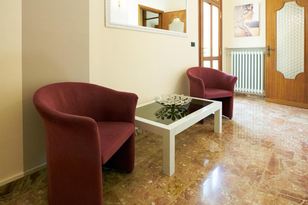 Cinzia'S Holiday Home Desenzano del Garda Ngoại thất bức ảnh